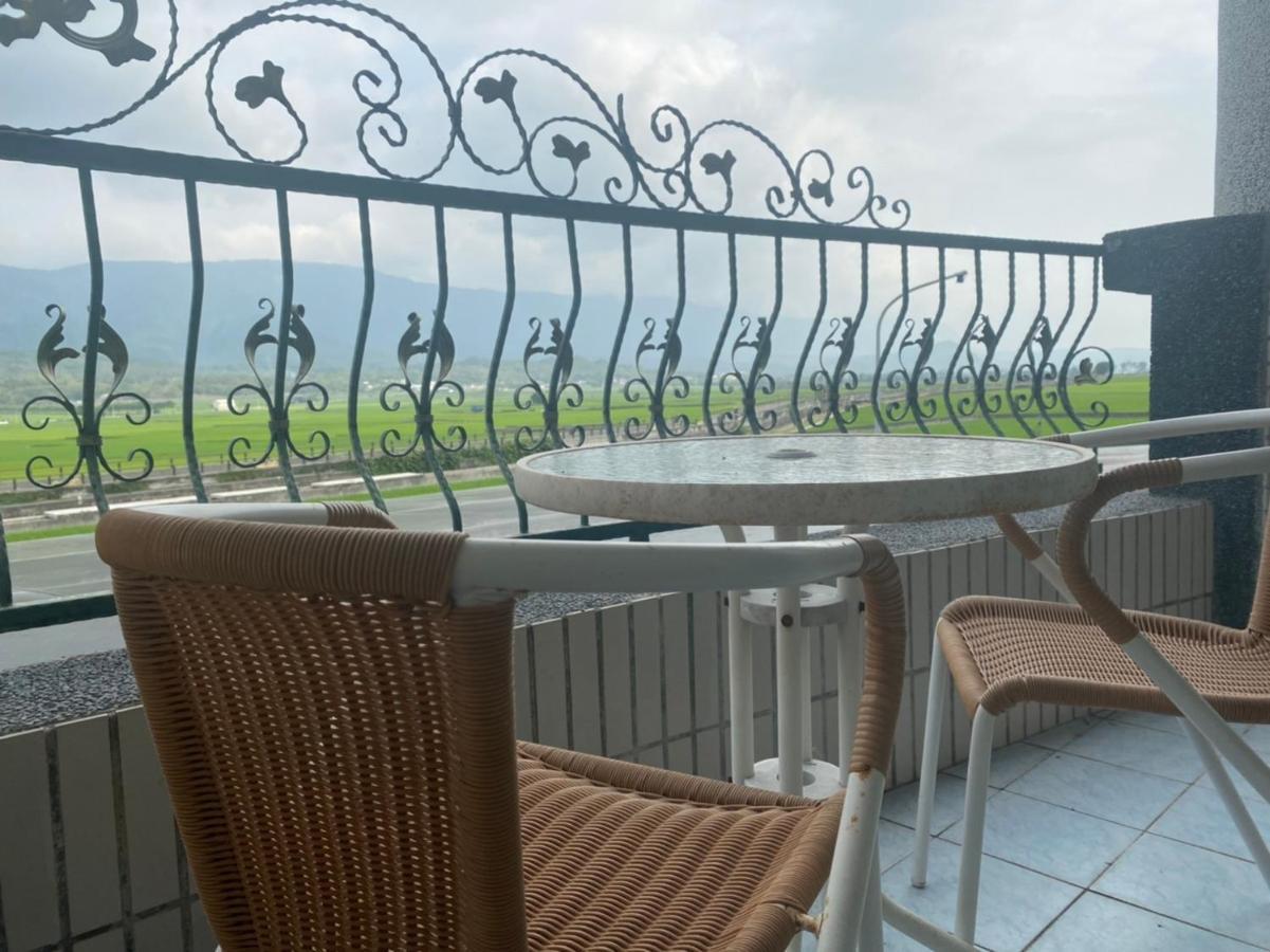 Holiday Homestay Chishang Exteriör bild